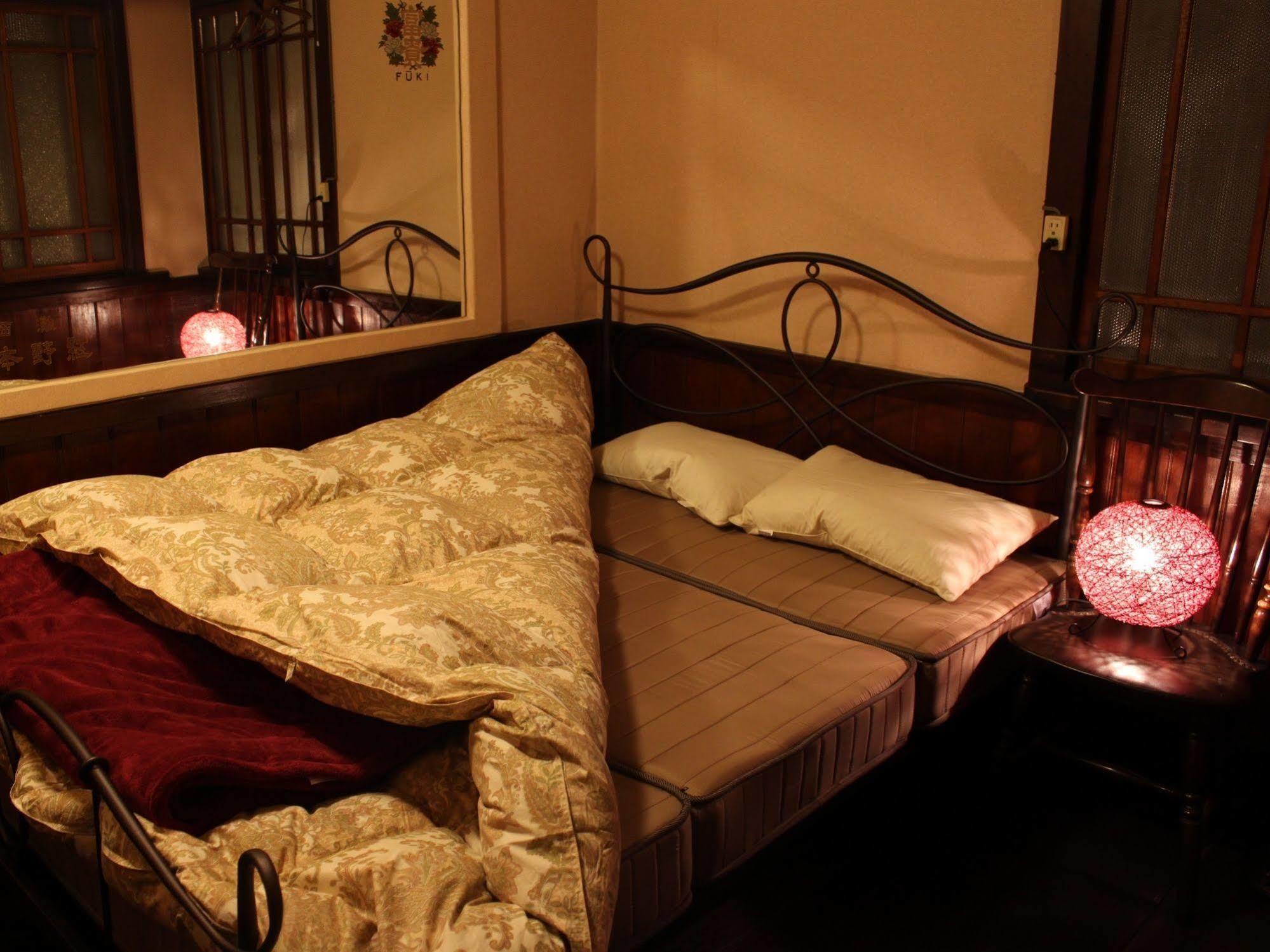 קיוטו Guest House Rakuza מראה חיצוני תמונה