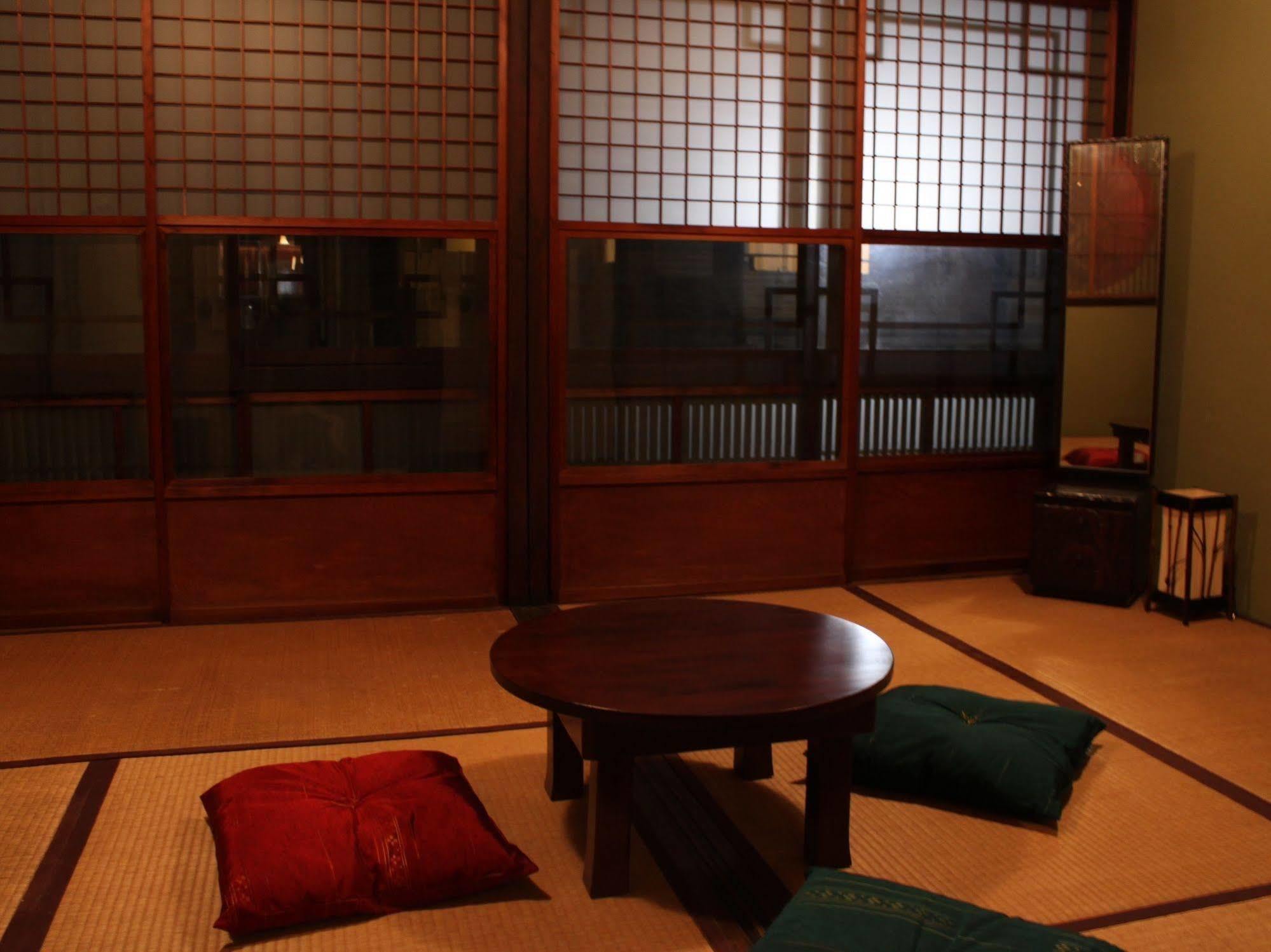 קיוטו Guest House Rakuza מראה חיצוני תמונה